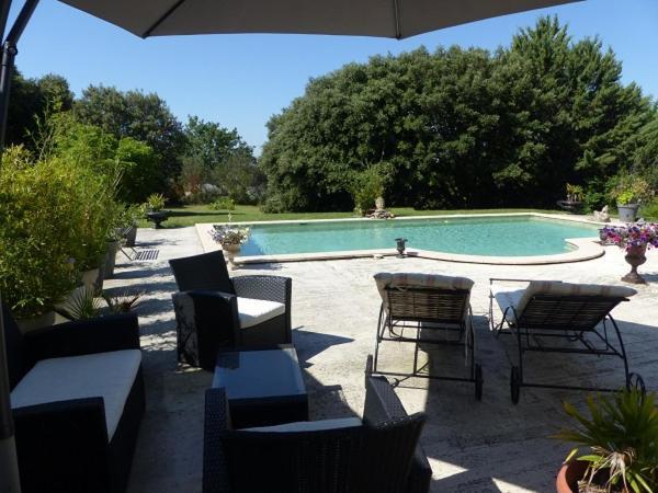 Les Anges LʼIsle-sur-la-Sorgue Exterior foto