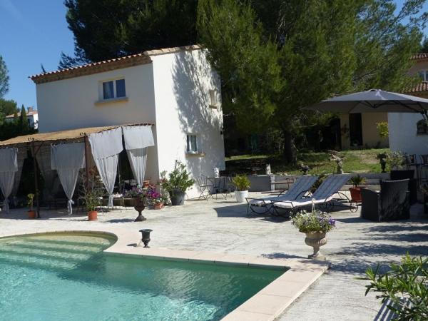 Les Anges LʼIsle-sur-la-Sorgue Exterior foto