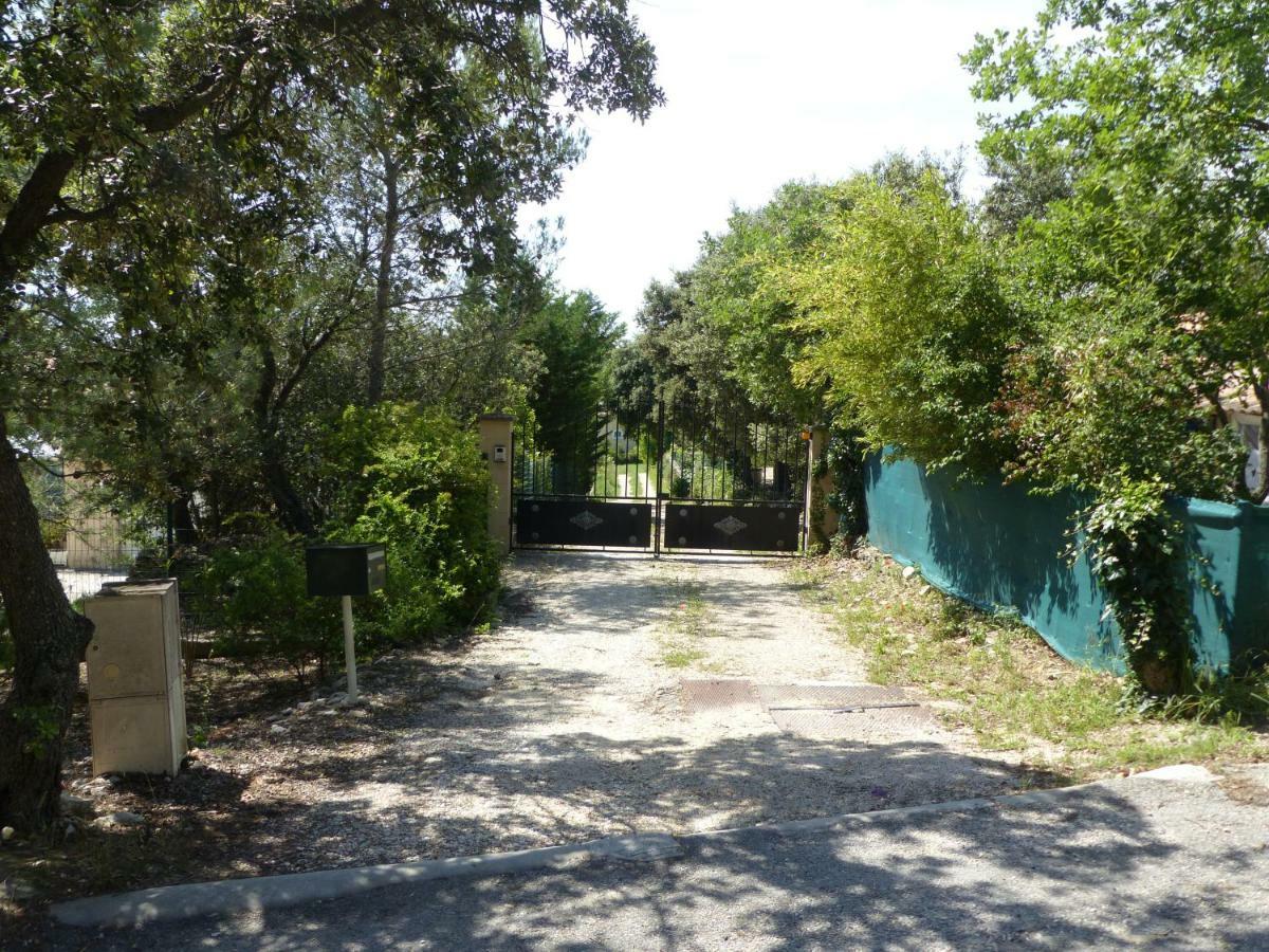 Les Anges LʼIsle-sur-la-Sorgue Exterior foto